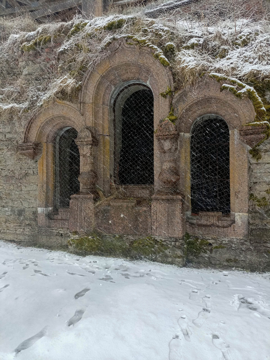 Фото автора . " Усыпальница Зиновьевых "