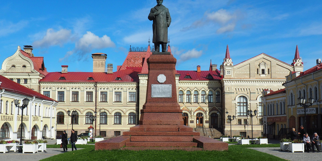10 самых-самых памятников Ленину в России