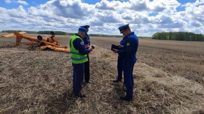 Место крушения легкомоторного самолёта в Омской области. Обложка © Telegram / Западно-Сибирская транспортная прокуратура
