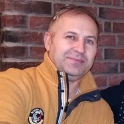    — В пятницу пройдет холодный грозовой фронт с дождями, и температура днем упадет до 16—18°C, а в ночные часы — до +12... +14 градусов. Что касается ветра, то в четверг и в пятницу он будет дуть с запада и юго-запада со скоростью 5—10 м/с. Однако 8 мая при грозах порывы усилятся до 12—17 м/с, — сообщил он.