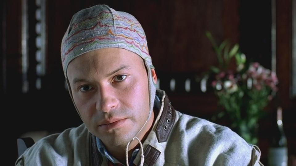 Кадр из фильма «Даун Хаус», 2001