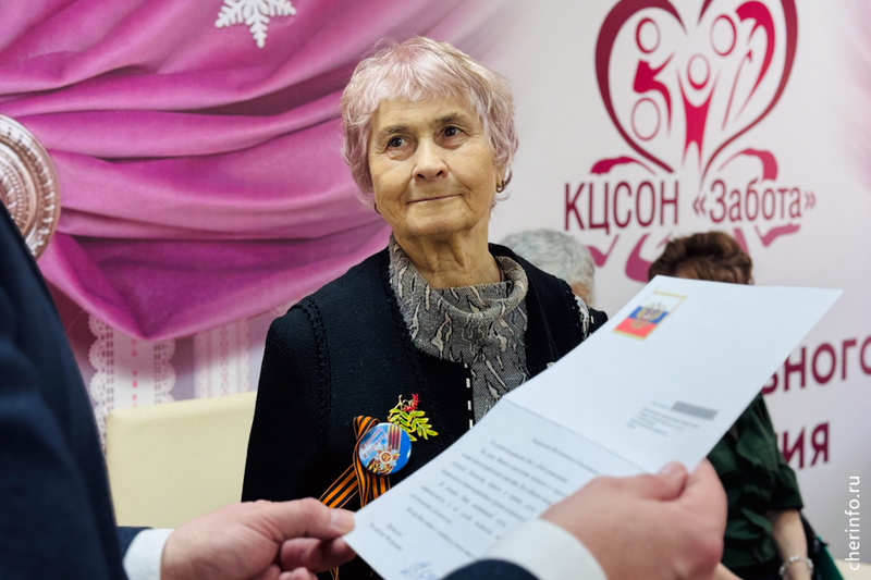 Череповчанке на 85-летие подарили спектакль о ее жизни