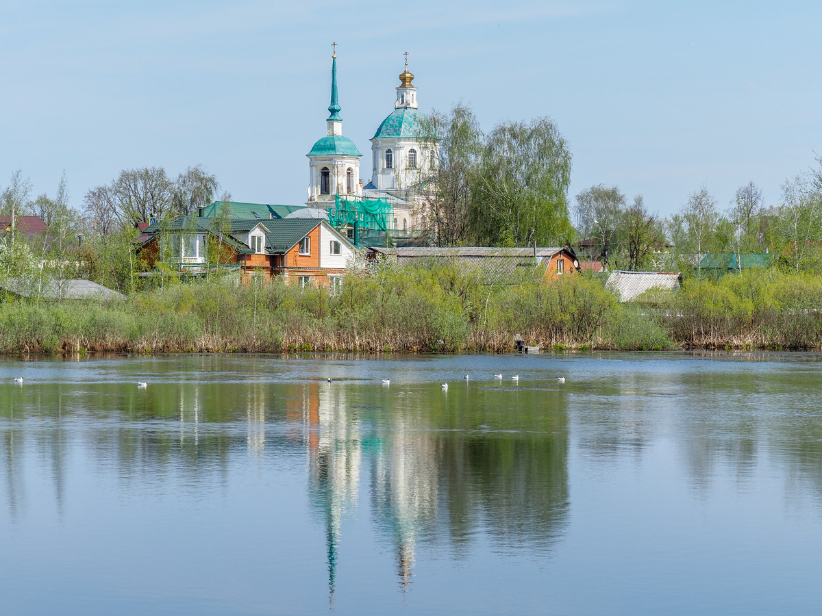 Спасский храм в бывшем селе Киово. Сейчас это район Восточный в составе города Лобни. Фото Павел Каманин