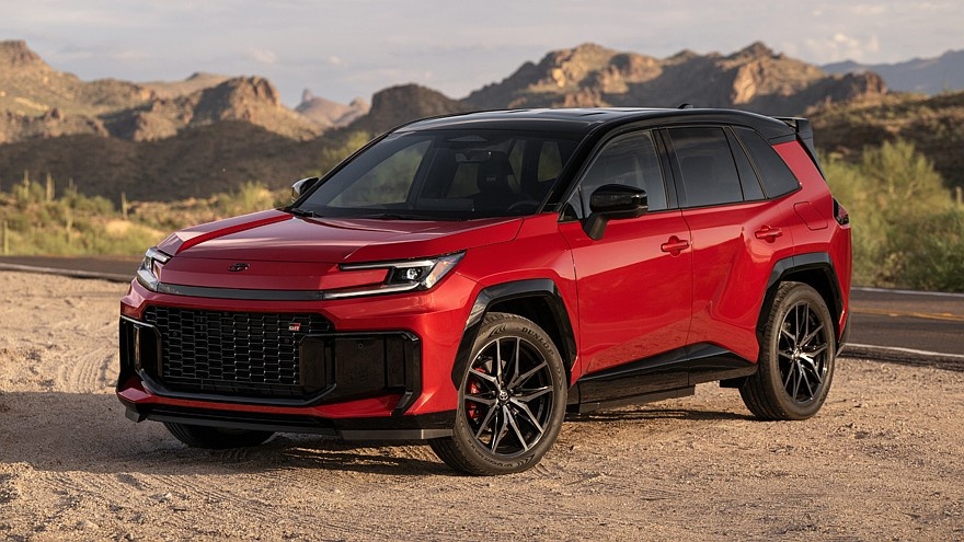    На фото: Toyota RAV4 GR Sport