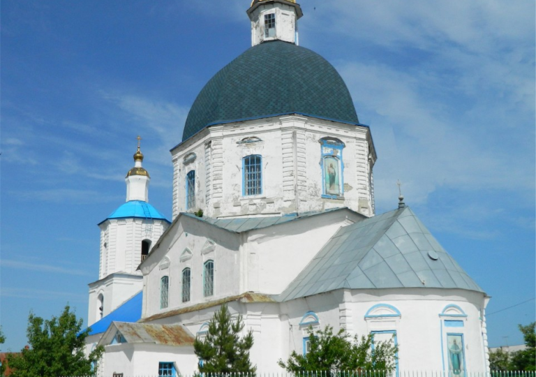 «КРЕСТИЛИ МЕНЯ В ДОМЕ, ПОД ЗАМКОМ…»