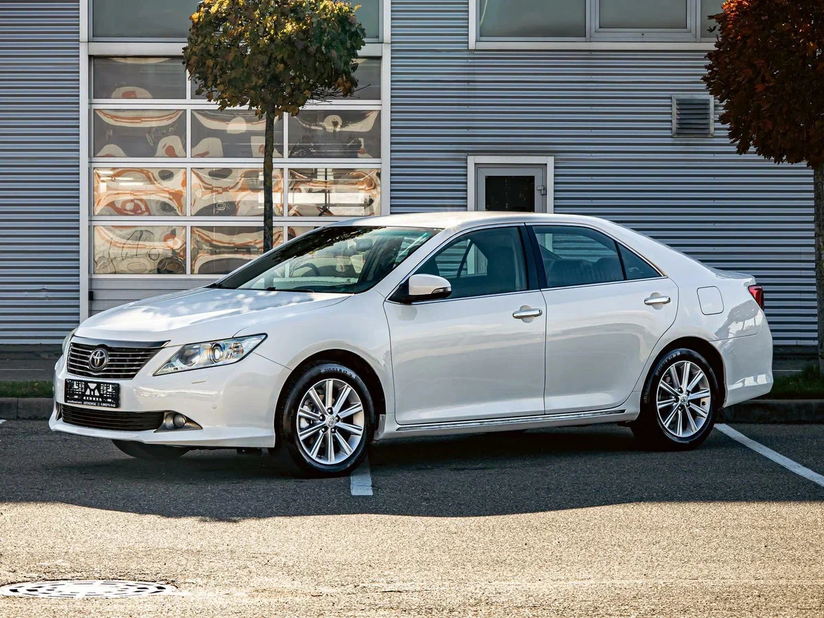 Toyota Camry (XV50)