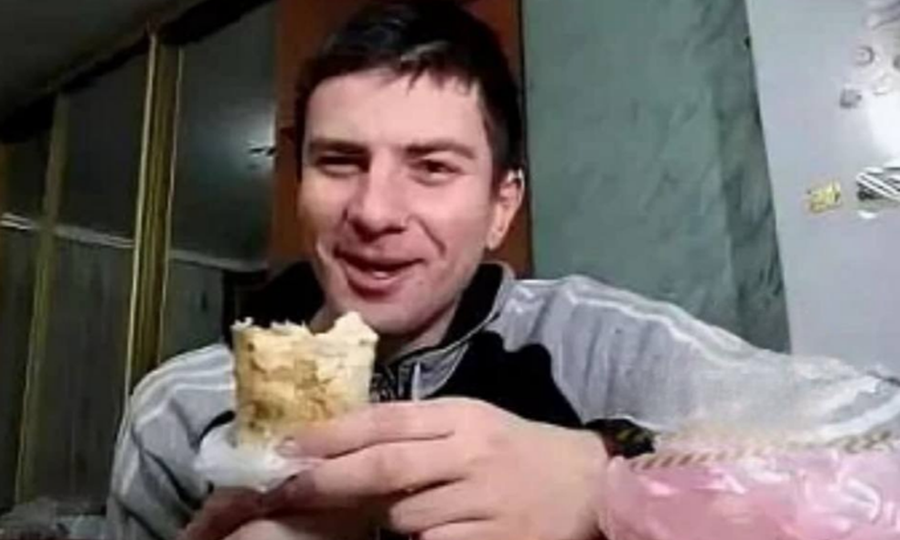 «Заразил 19 человек»: мигранту, харкавшему покупателям в шаурму, подмосковный суд сохранил лицензию на торговлю