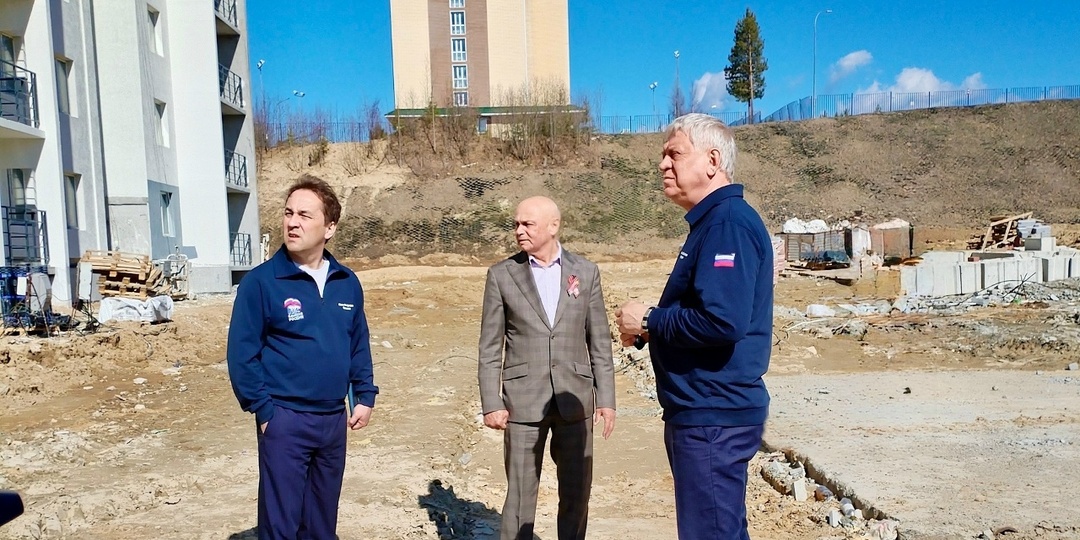 Летом в 10 микрорайоне Нягани достроят ещё три МКД