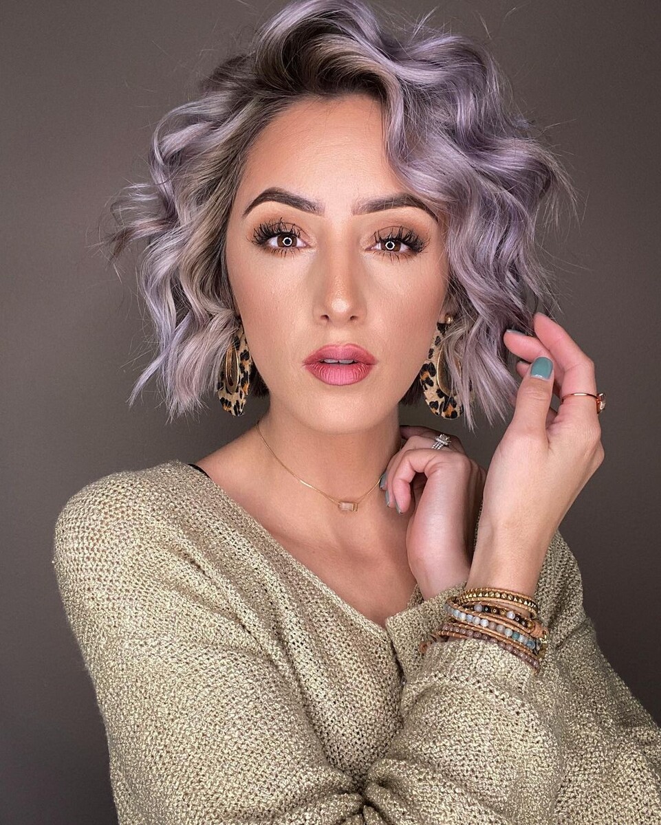 https://www.instagram.com/ezmiabascom/