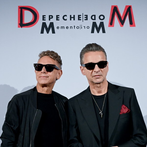     Обзор: «Умеет ли петь Depeche Mode | Это отвратительно! Я не могу перестать смотреть!»