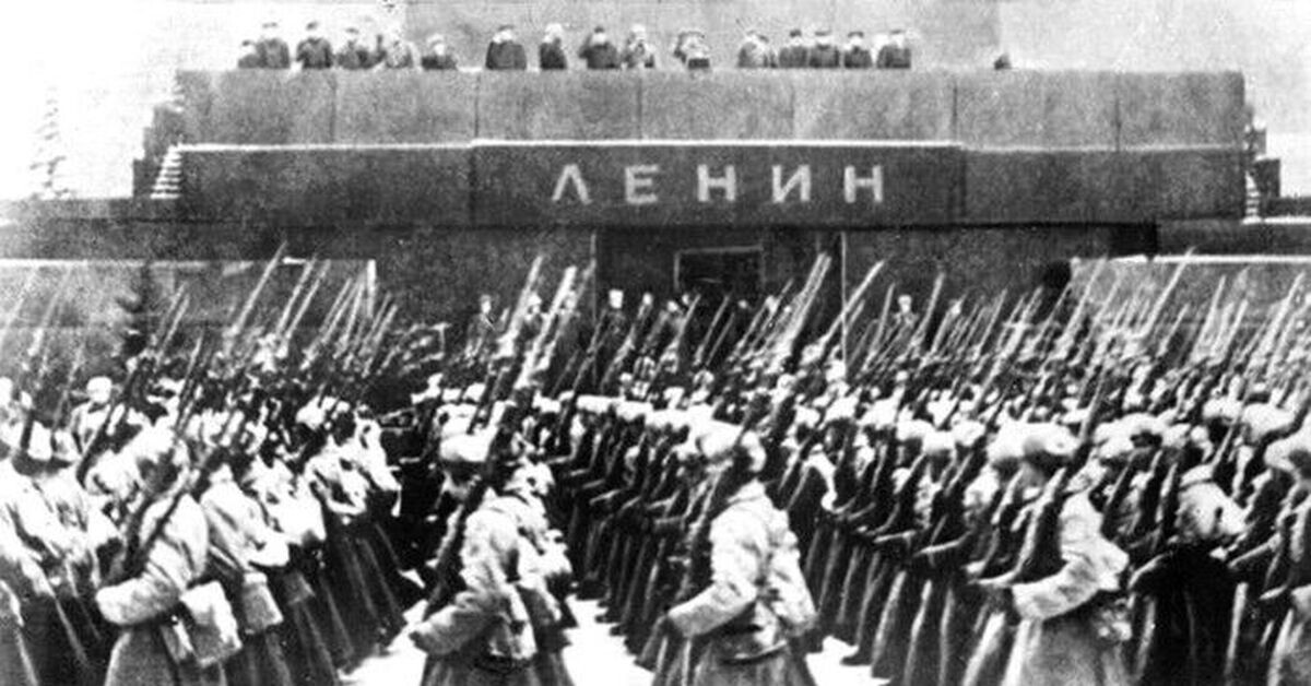 парад в Москве 7 ноября 1941г.