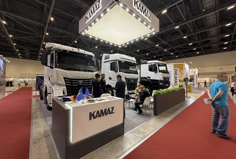 «КамАЗ» встал на рельсы войны: как автогигант за два года перестроил производство для фронта