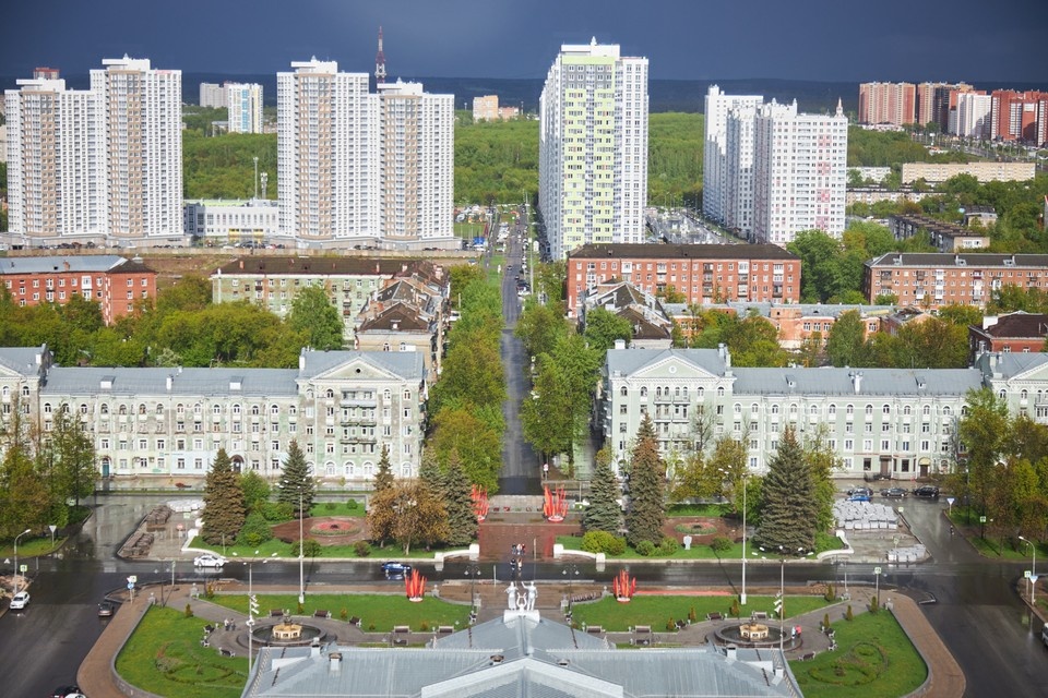    Особенно громко сирены слышали жители Свердловского района. Николай ОБЕРЕМЧЕНКО