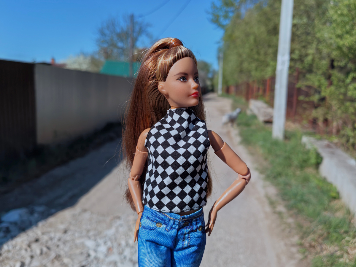 Камилла Данхилл (и Дарси на заднем плане)