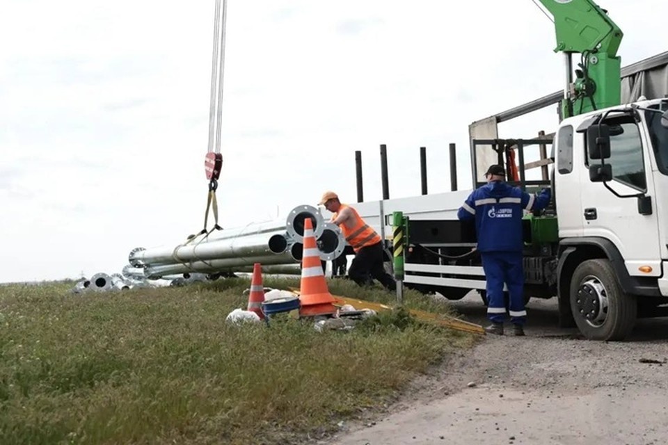   На трассе Донецк - Макеевка - Торез установили более 340 опор освещения. Фото: Служба автомобильных дорог Донбасса