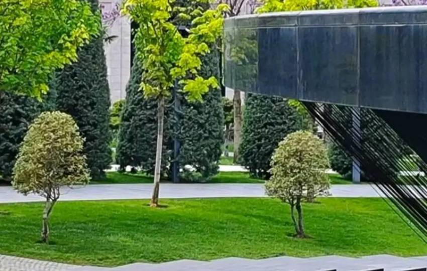 В парке Галицкого перестал работать фонтан-водопад «Инфинити»