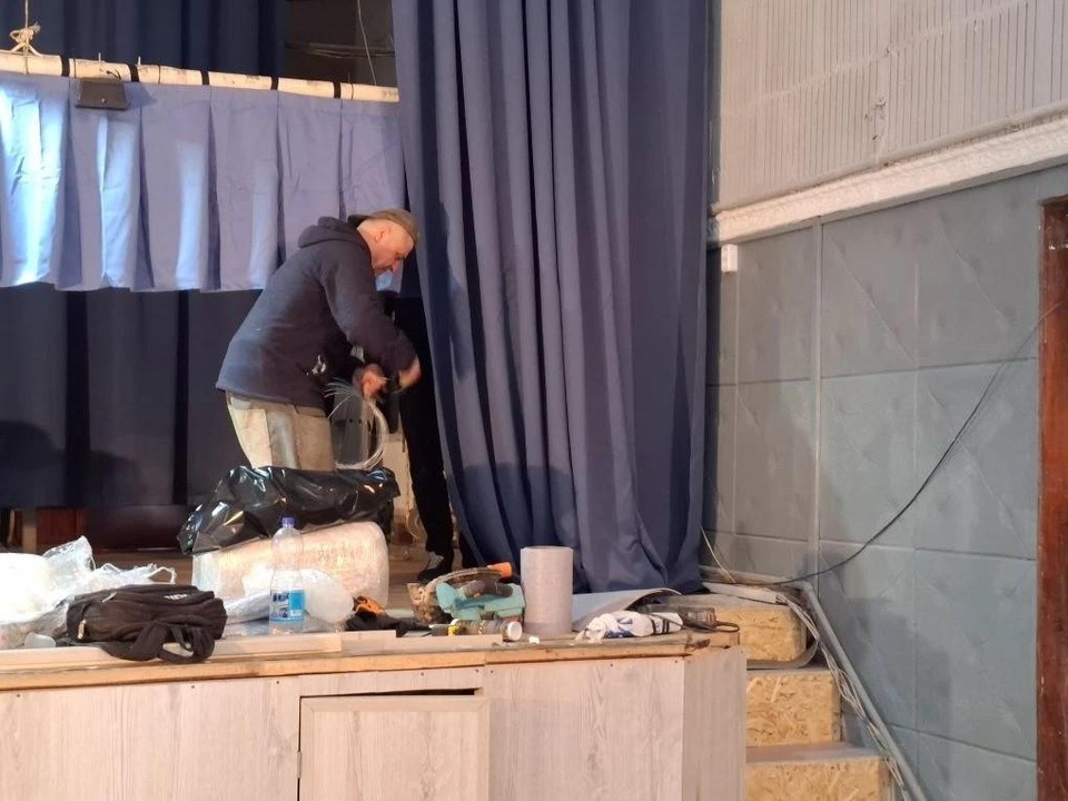    В краснолучском Центре культуры идет ремонт театрального зала. ФОТО: Администрация городского округа город Красный Луч ЛНР