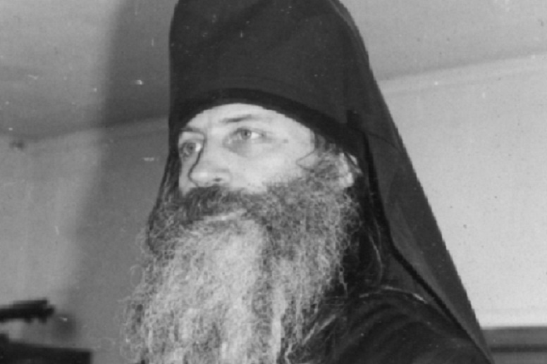 О. Серафим Роуз, духовный писатель (1934 - 1982). Архиерейский собор Русской Православной Церкви Заграницей благословил начало процесса его канонизации в лике преподобных. 