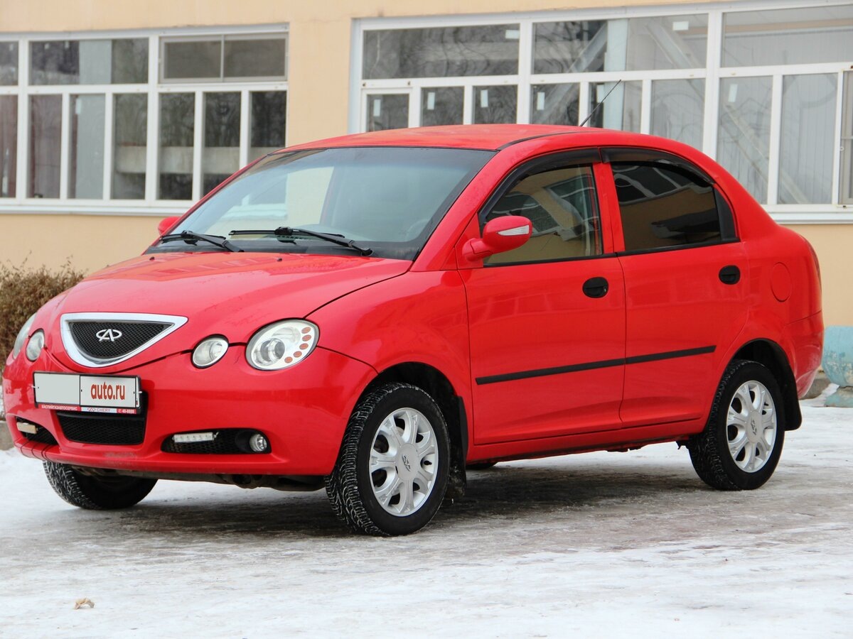 Chery QQ6 2006 года. Мягко говоря дизайном не блещет, а то что может скрываться внутри вообще молчу. Но все равно это лучше Жигулей