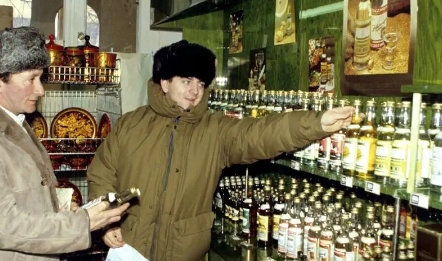 Сделано в СССР: какие 5 марок советской водки на Западе были нарасхват?