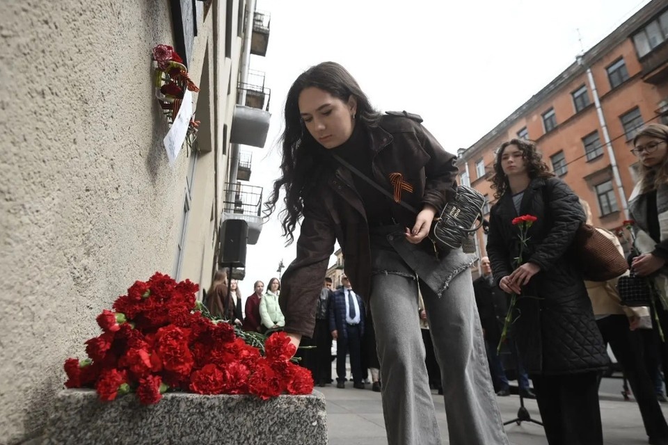    Голос блокадного Ленинграда почтили в Петербурге. Алексей БУЛАТОВ