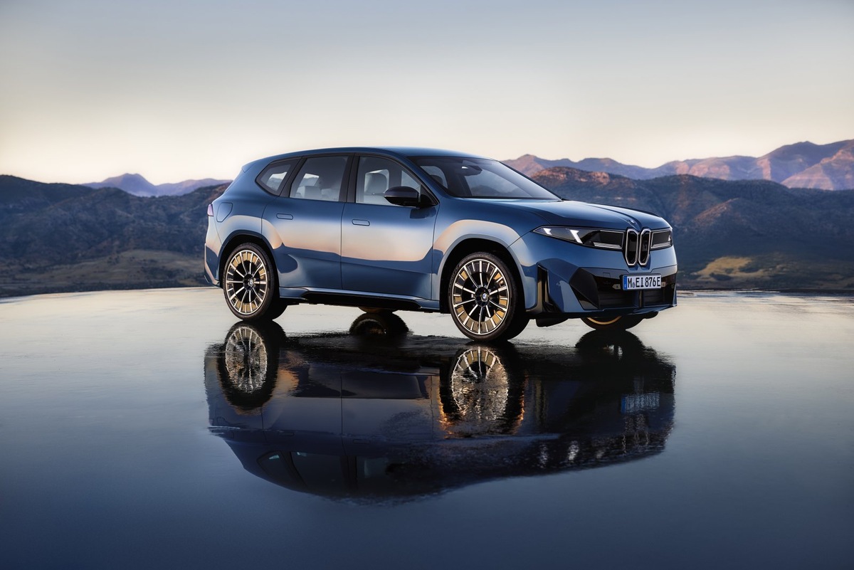    Новый BMW iX3 50 xDrive