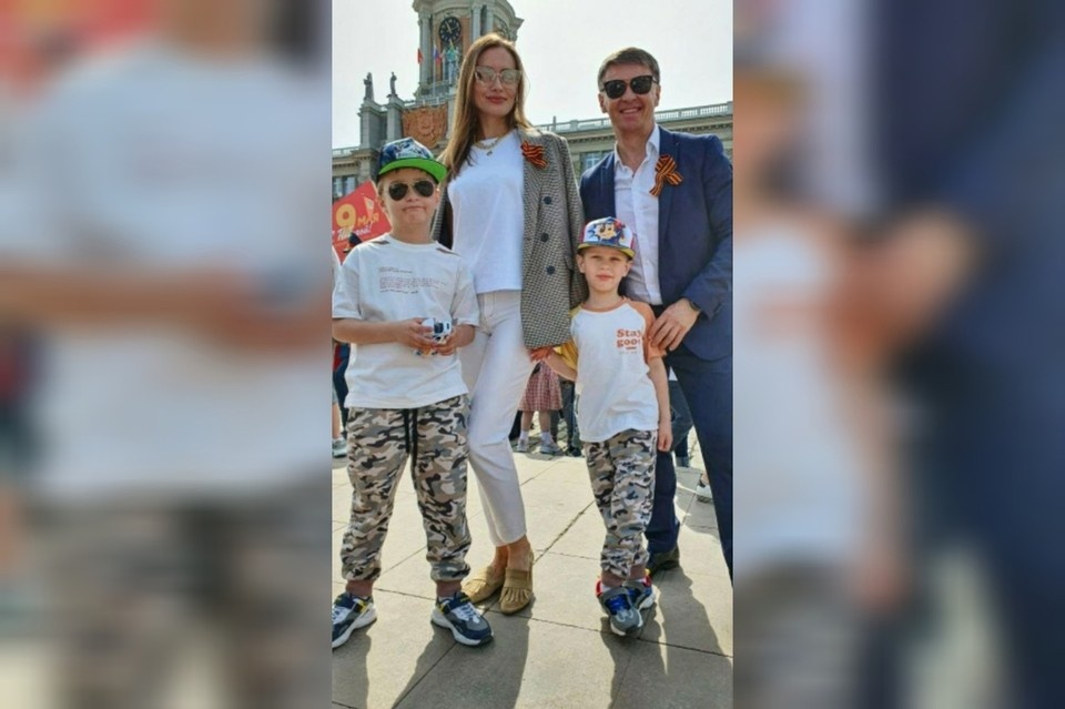    Последнее фото с женой Сергей опубликовал 9 мая 2021 года. Фото: соцсети Сергея Исаева
