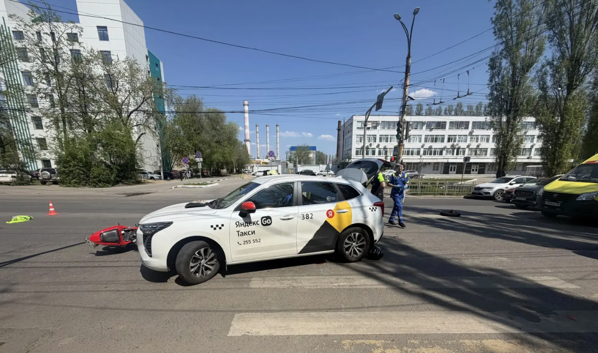     На месте аварии. Автор: редакция. Фото: МВД.