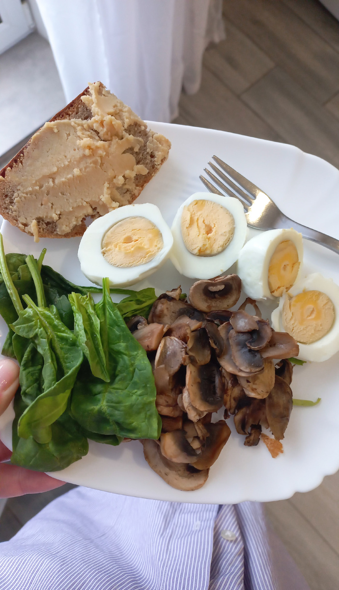 🍳 Полезный завтрак со спельтовым хлебом

