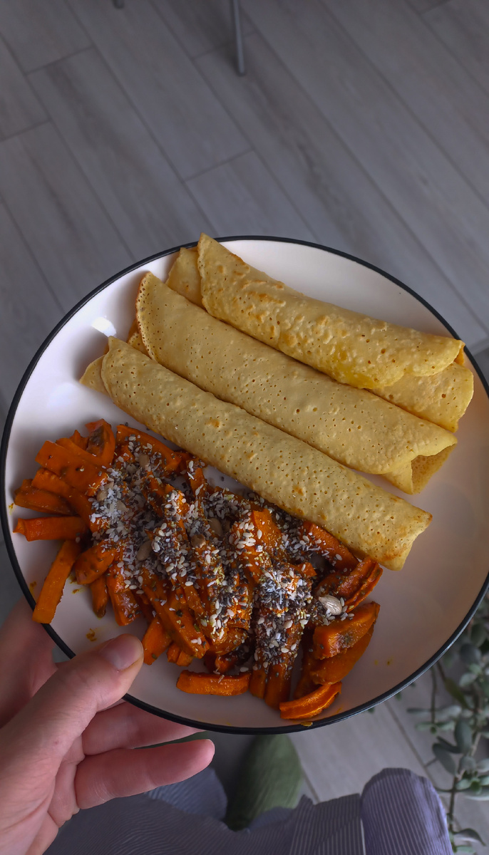 🥕 Запечённая морковь с куркумой и семенами

