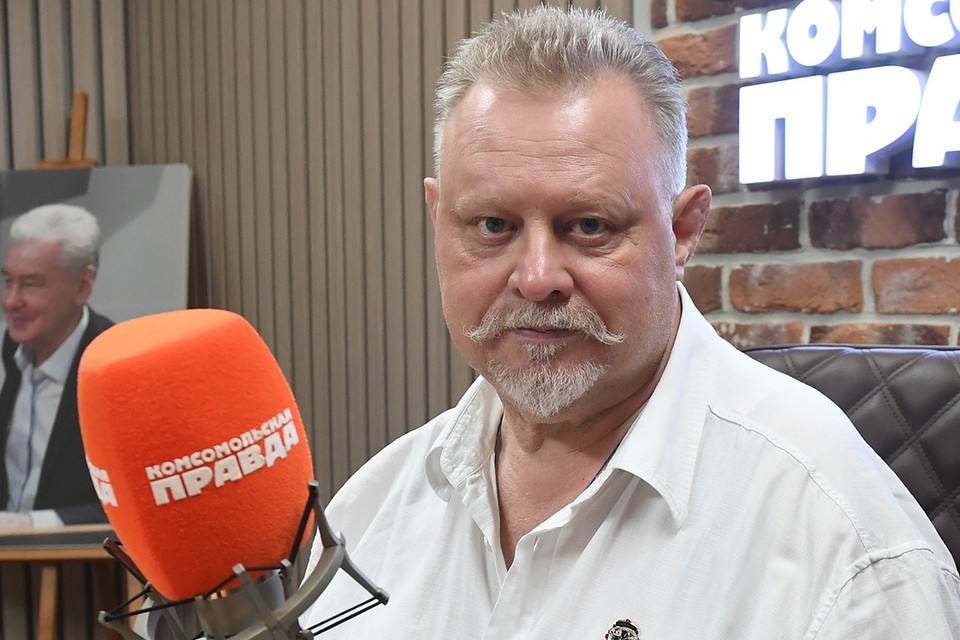    Военный эксперт Владислав Шурыгин в студии Радио "Комсомольская правда" Михаил ФРОЛОВ