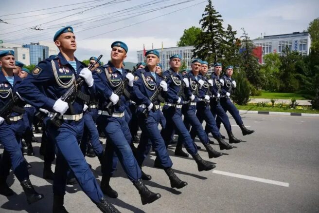 Новороссийск готовится к Параду Победы
