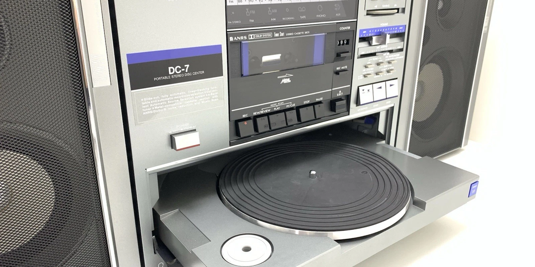 Редкий японский бумбокс с винилом — JVC DC-7