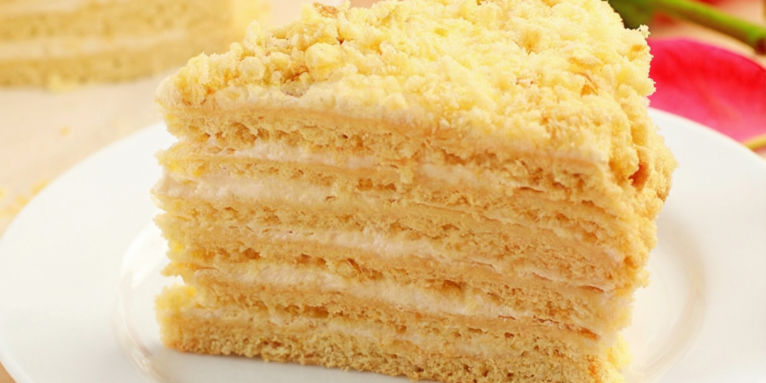 Тот самый сметанник: тонкие коржи, нежный крем и вкус, который возвращает в детство