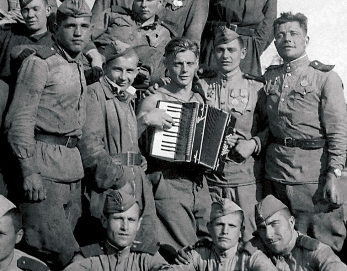 Берлин в мае 1945 года: снимки советских фотографов