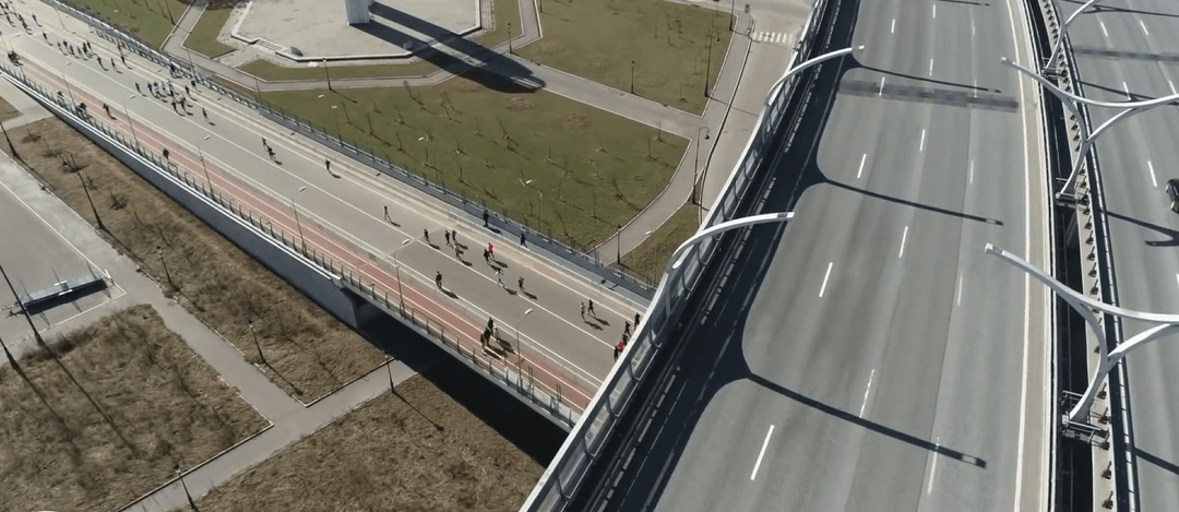 Как мост стал новой беговой легендой. Марафоны на Крестовском рождают мемы