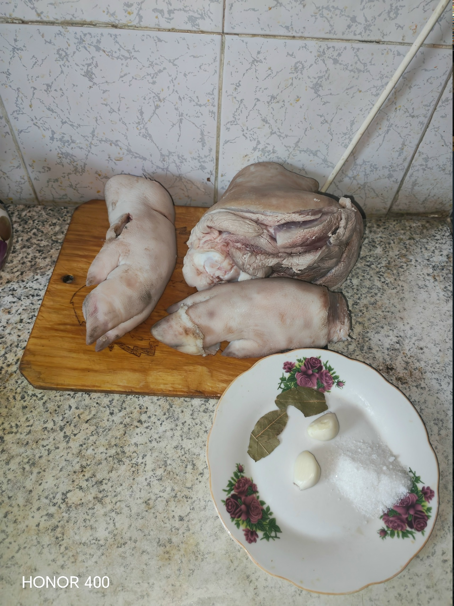 Необходимые продукты, для приготовления холодца