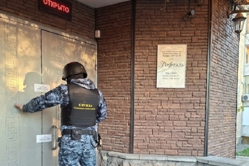    В заведениях работали с нарушениями. Фото: ГУФССП по Свердловской области