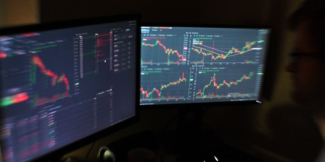 Фондовые индексы Европы снизились на 1-1,5%