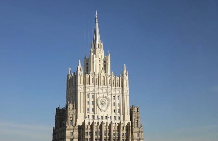 Здание МИД России в Москве. Обложка © Life.ru