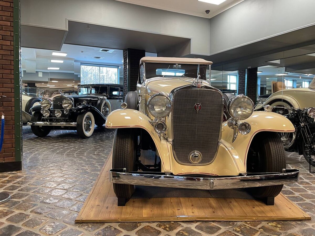 Cadillac V-16 (1930, США)