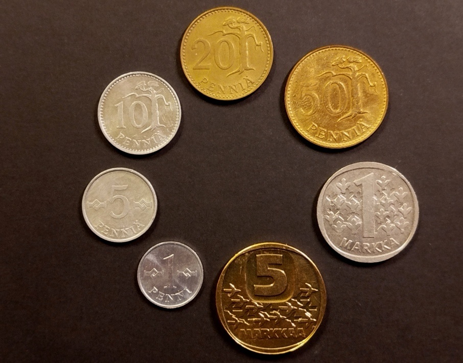1, 5, 10, 20, 50 пенни и 1, 5 марок Финляндии