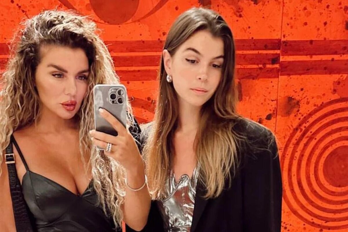    Анна Седокова с дочерью Алиной Социальные сети