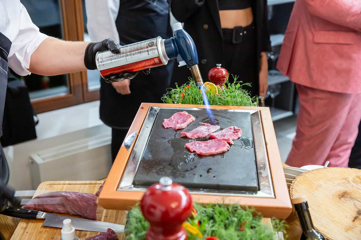 Станция «Телятина на вулканическом камне» - m-catering.ru