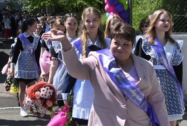 СМИ: Рязанским выпускникам после скандала разрешили танцевать под песню Стинга