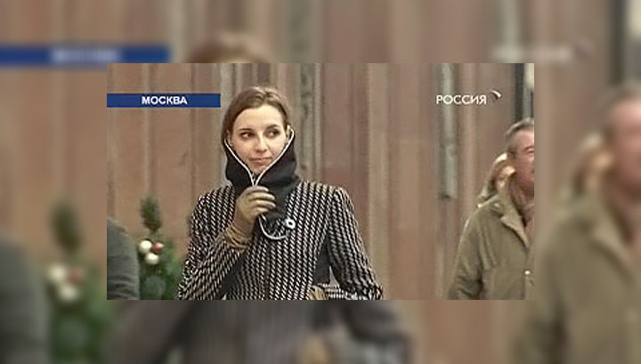    Вместо этого в Подмосковье выросли грибы, повсюду зеленеет трава,