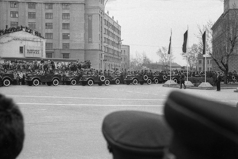    Так проходил парад Победы в Новосибирске в 1965 году. Фото: Архив А. Даниленко