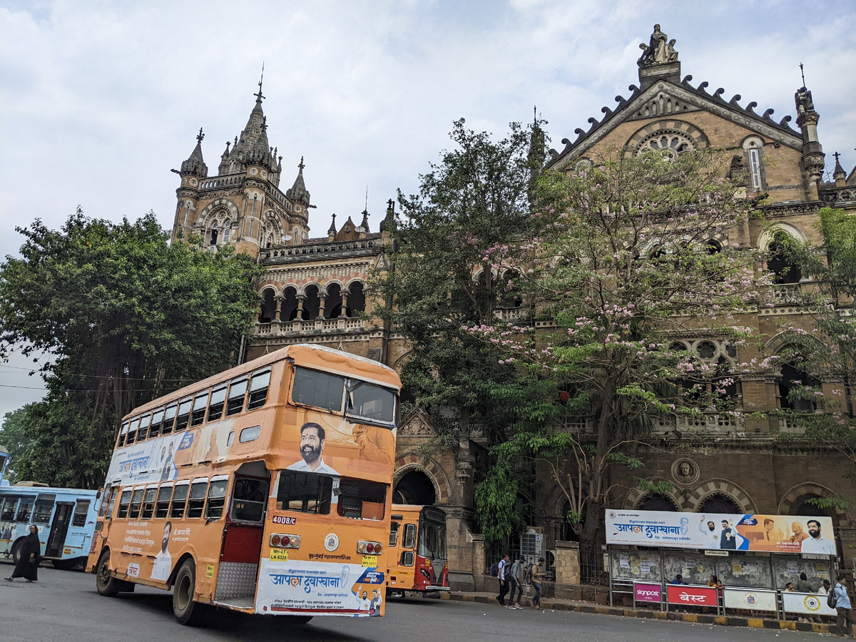 Ж/д вокзал CSMT (Chhatrapati Shivaji Maharaj Terminus) в Мумбаи