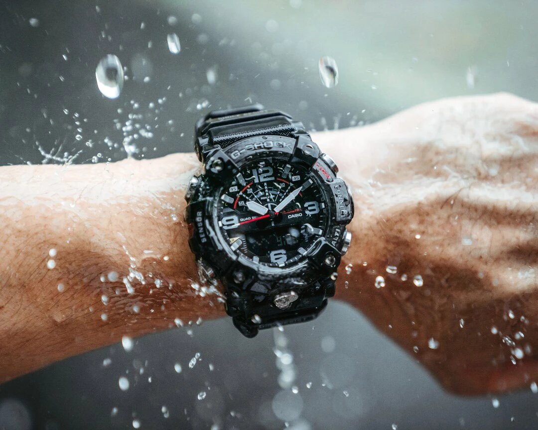 Часы G-Shock GG-B100X-1A — новинка 2026 года в серии G-Shock Mudmaster. Главное отличие от других моделей линейки — безель из карбона