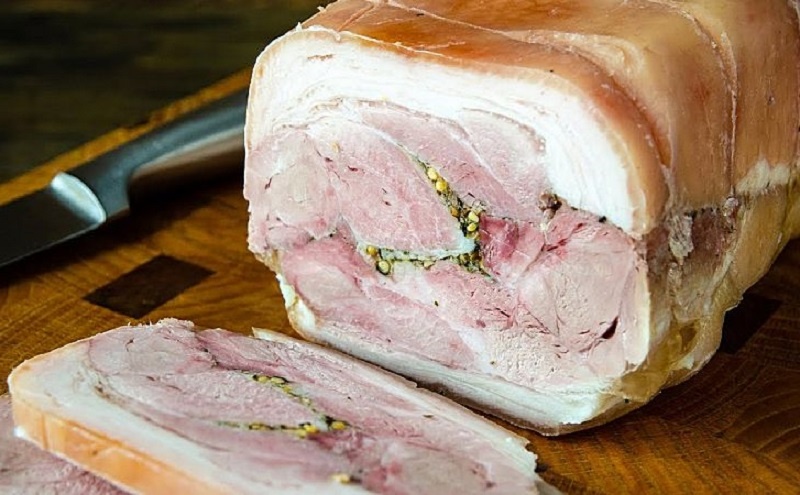 Домашний рулет из свиной рульки: вкусная альтернатива магазинной колбасе